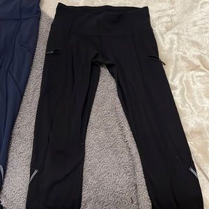 Lululemon athletica black compression leggings size 6 (small) worn once.